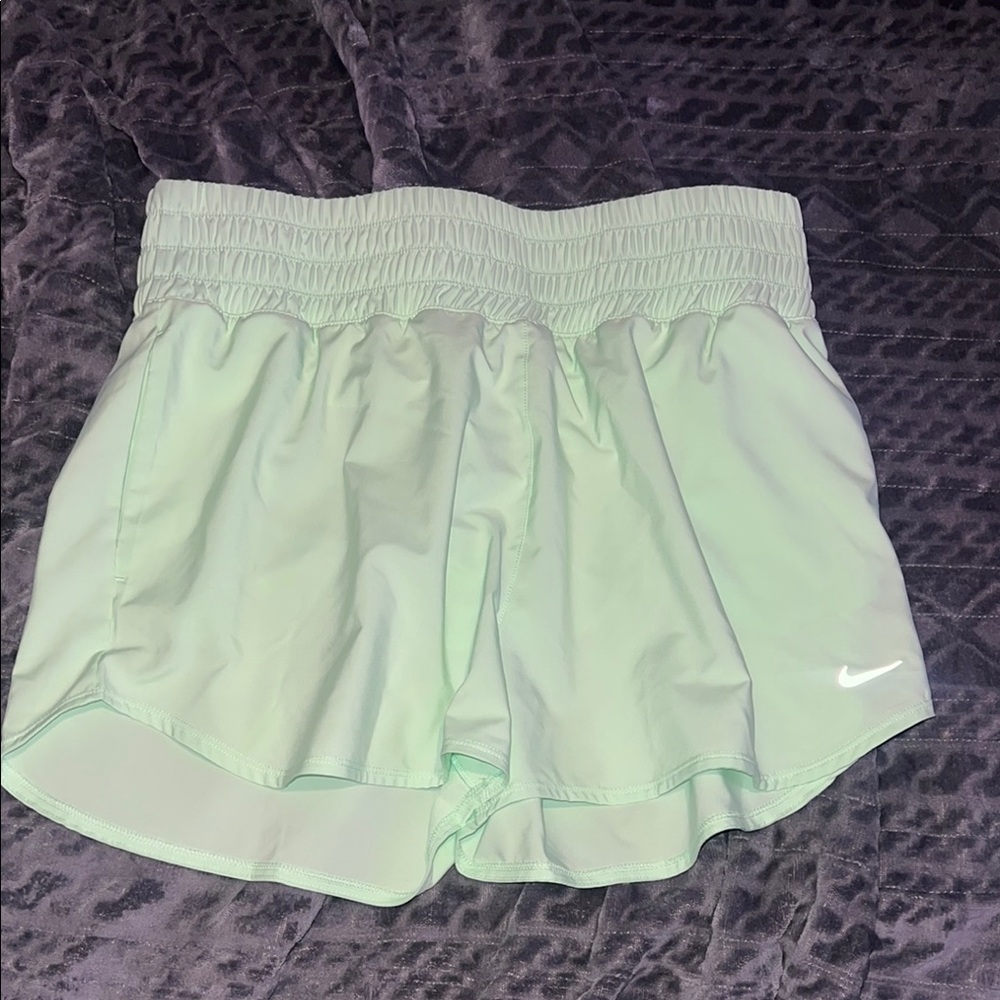 Nike Women's nike One Dri-fit Ultra High Waisted Shorts